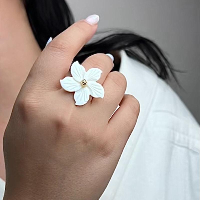 انگشتر گل شکوفه ای بزرگ