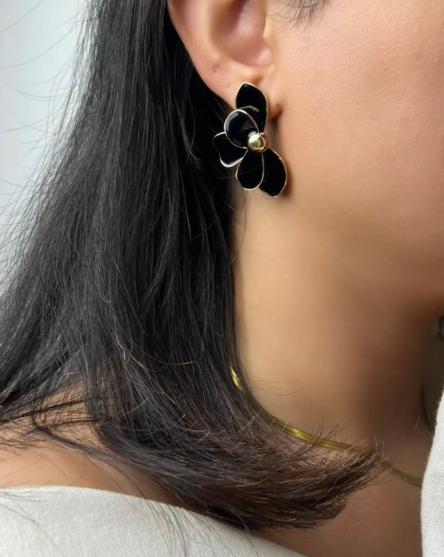 گوشواره ی پنج پر مشکی