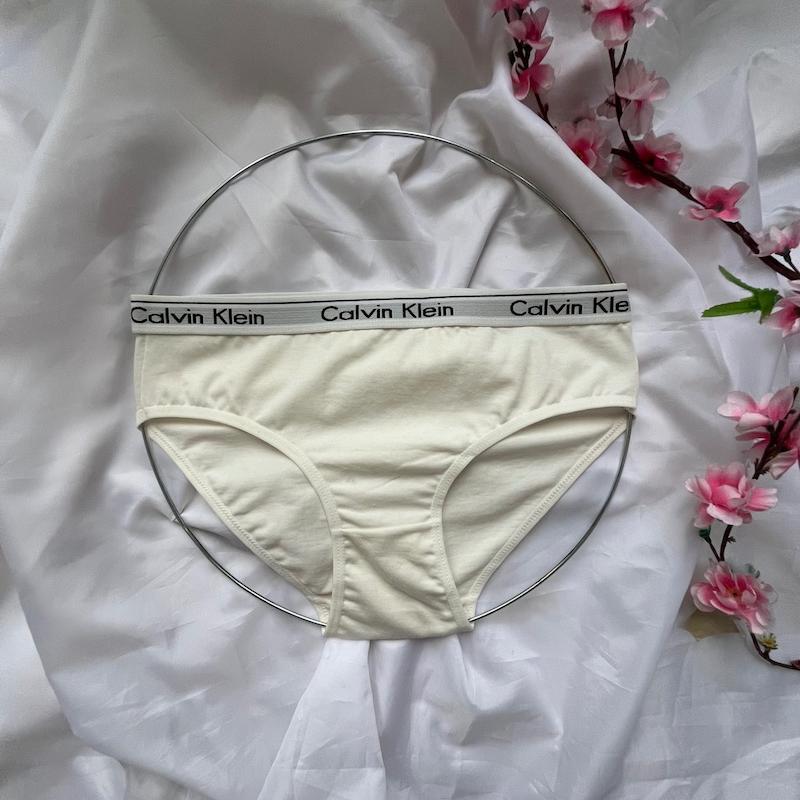 شورت زنانه نخ پنبه کلوین کلاین رنگ سفید سایز 2XL کد 50322
