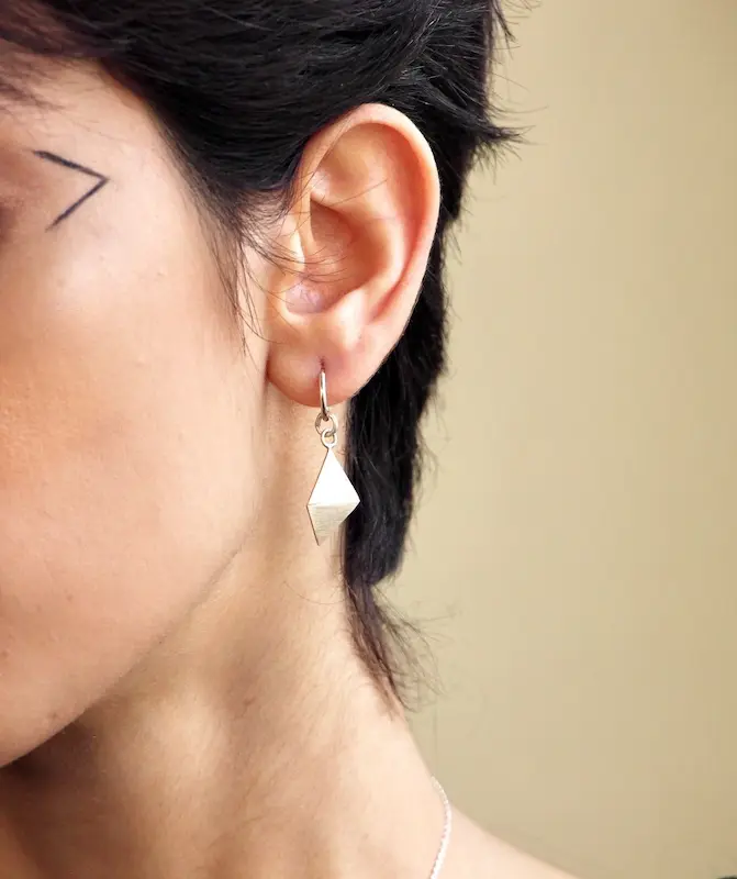 گوشواره‌ی حلقه‌ی لوزی