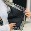 جزئیات سوزن دوزی سنتی و نقوش هندسی وست زنانه