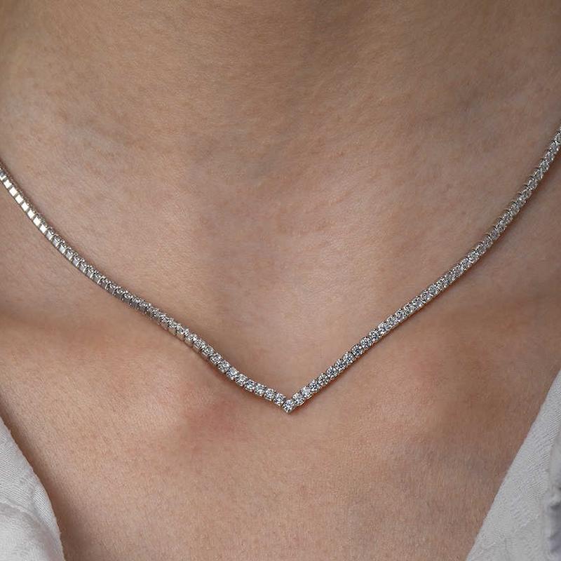 گردنبند وی