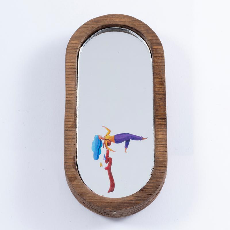 آینه همراه طرح دختر باد