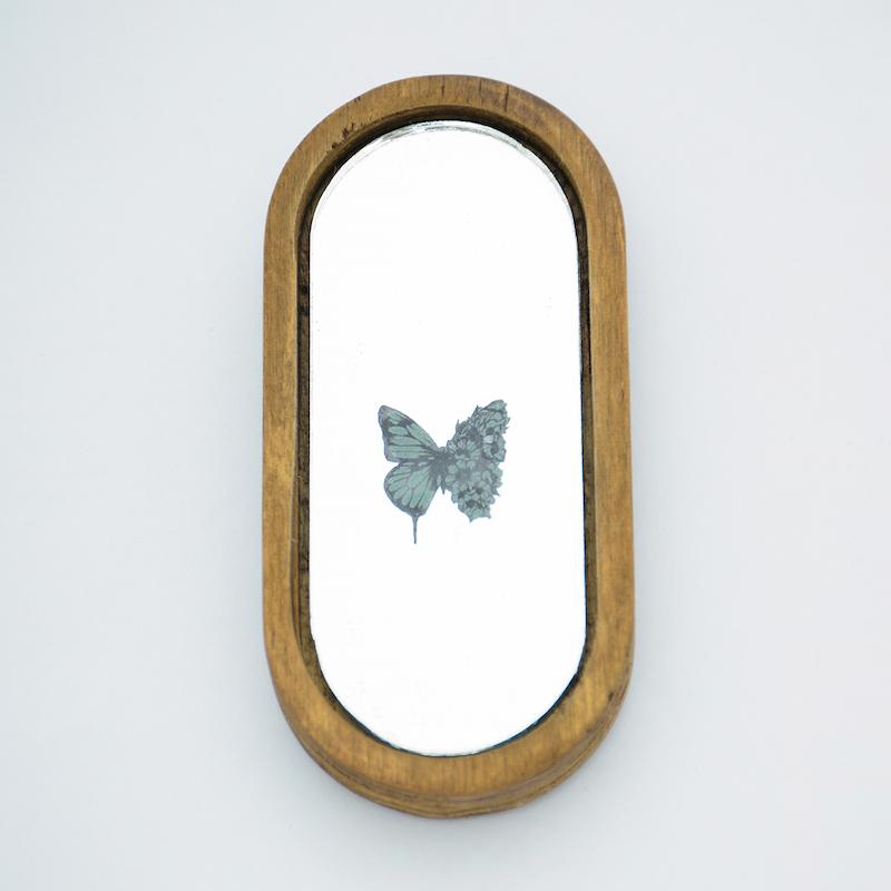 آینه همراه طرح پروانه سبز