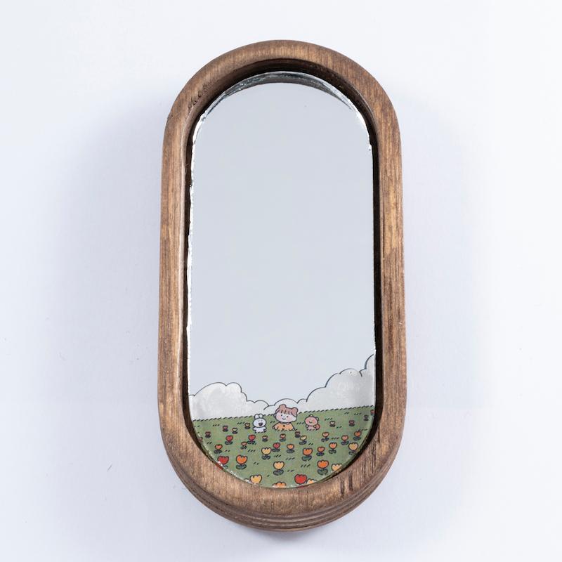 آینه همراه طرح خانم گلی