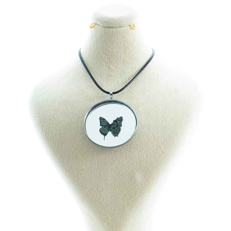 گردنبند آینه ای طرح پروانه سبز