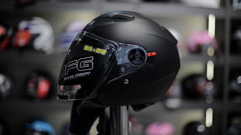 کلاه بدون فک DFG