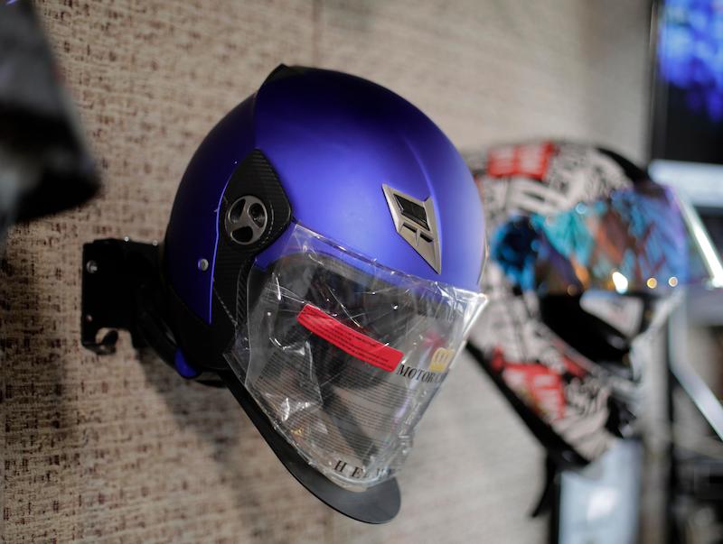 کلاه کاسکت بدون فک رادین