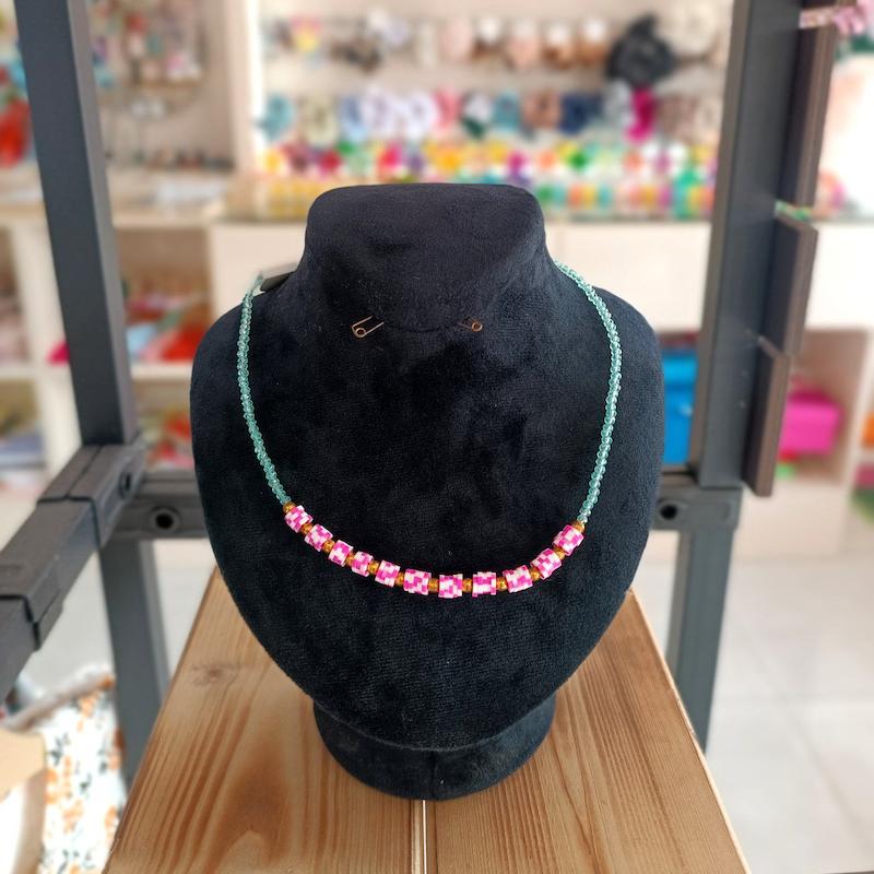 گردنبند مروارید رنگی
