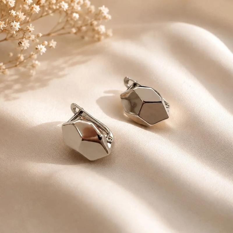 گوشواره از برند ژوپینگ 