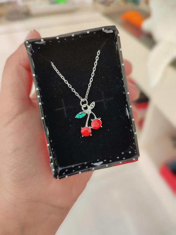 گردنبند آلبالو