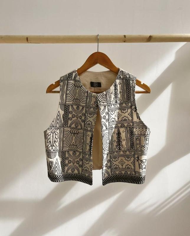 وست سوزن دوزی ماهی و گل 