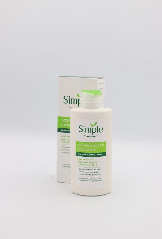 کرم مرطوب کننده ریچ سیمپل Simple Replenishing Rich Moisturiser حجم 125 میلی لیتر