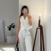  008 Clara women wear vest 