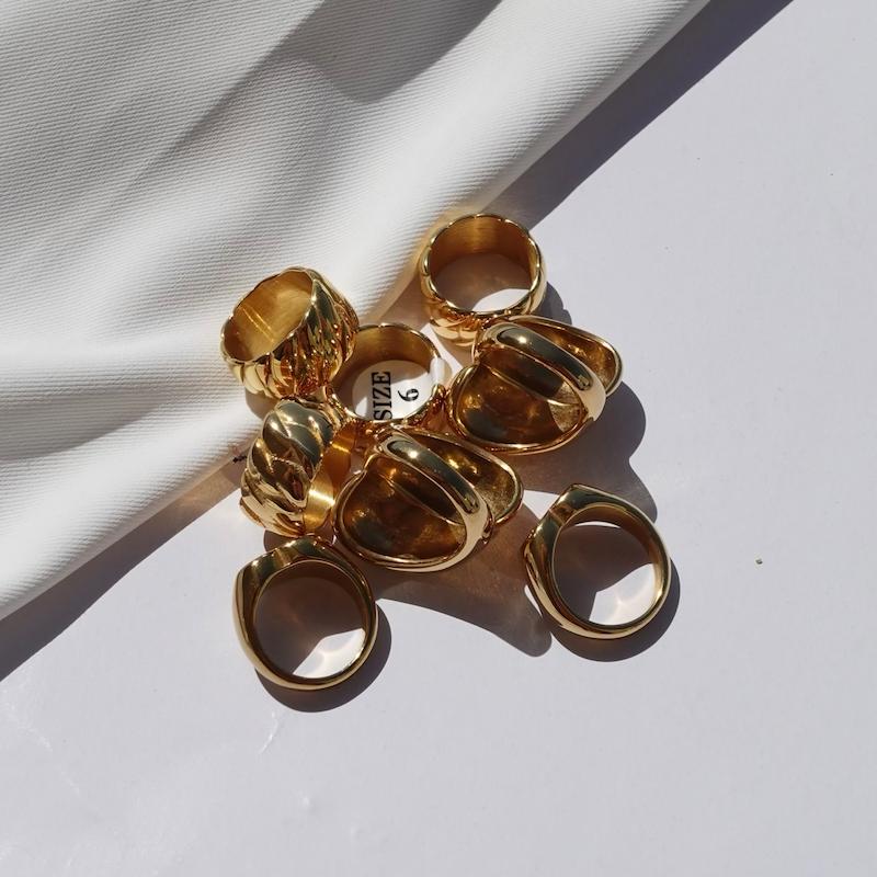 Ela rings collection 