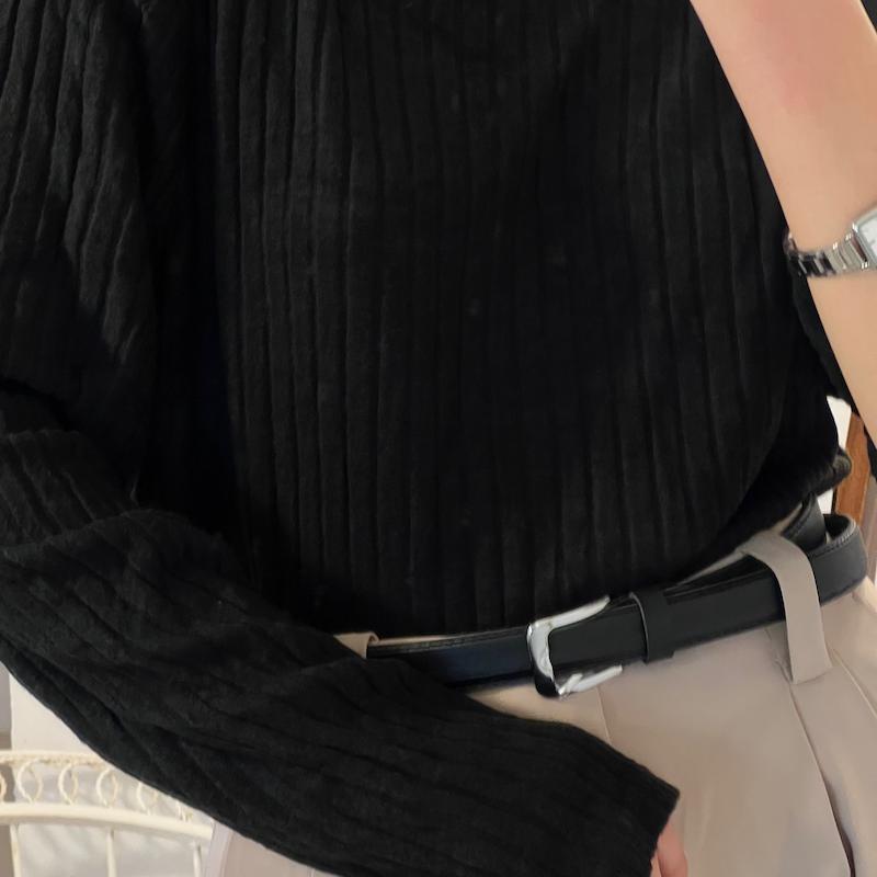 Sara wears -2 versions 
