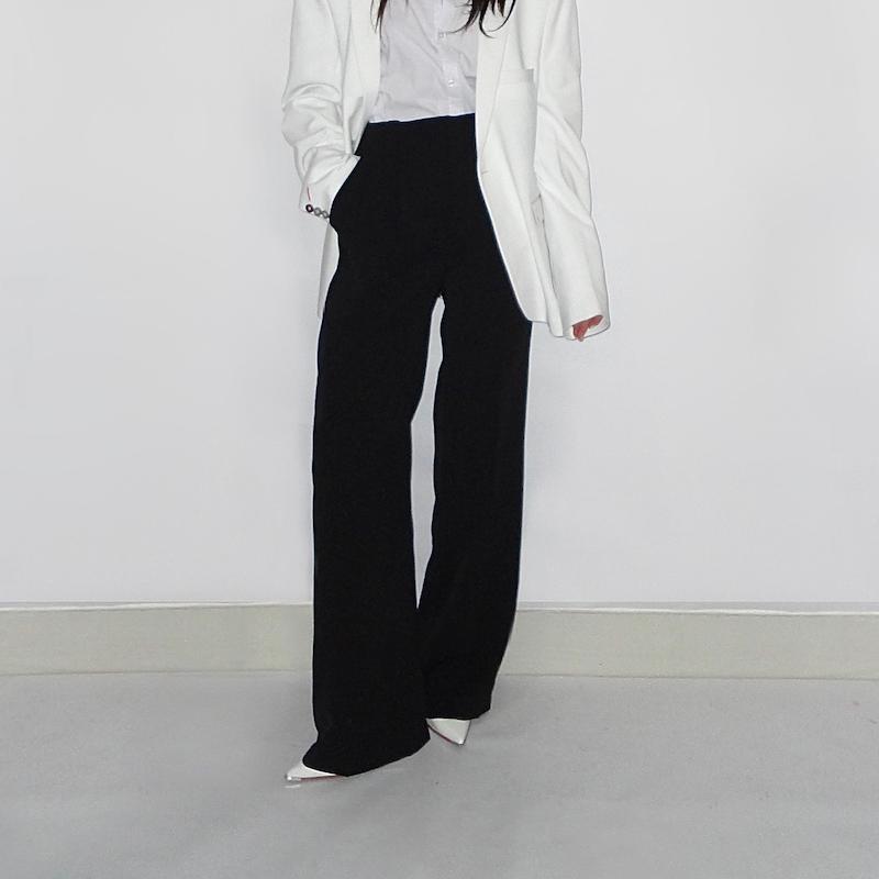 Jane wear pants 