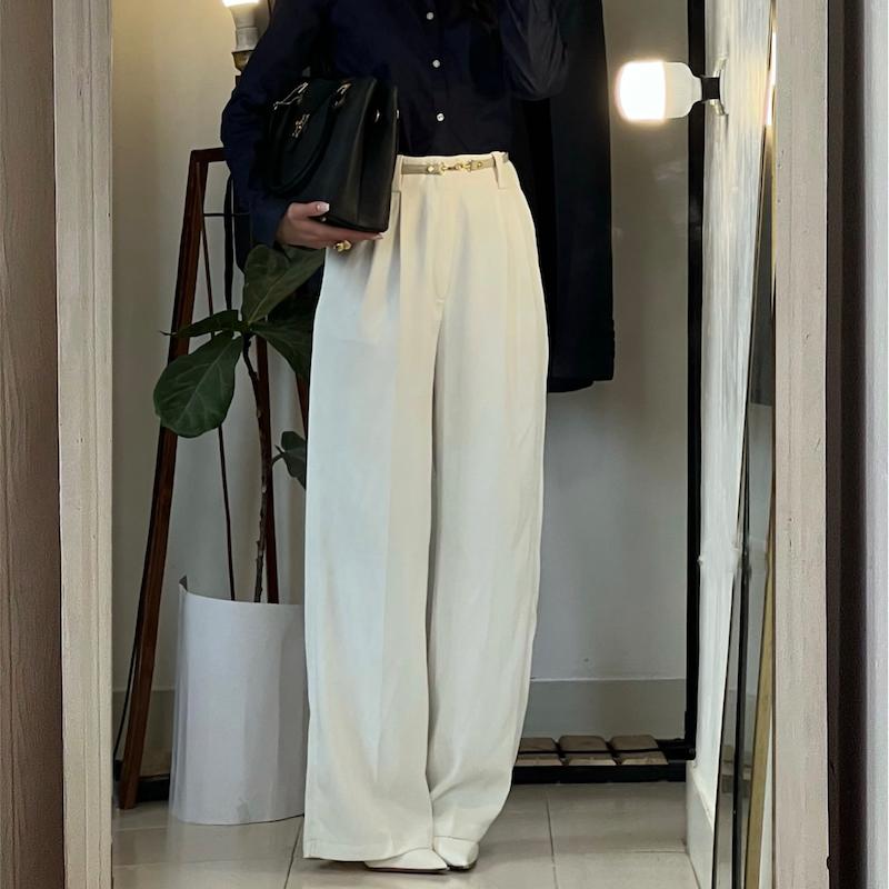 Jane wear pants 