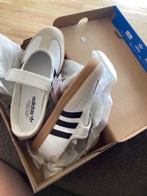 Samba ballerian white