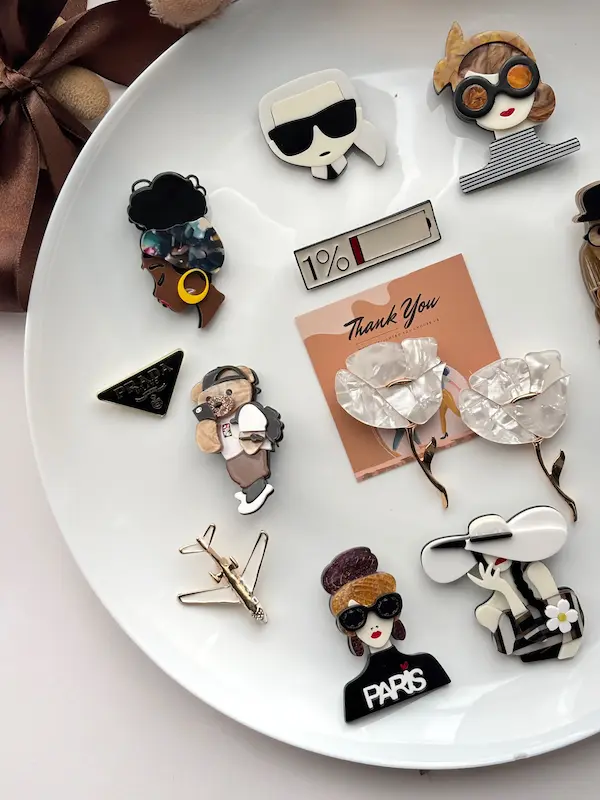 سنجاق سینه فانتزی