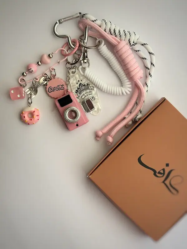 چارم بگ دوربین و در نوشابه