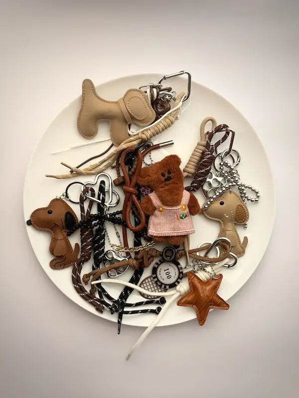 چارم بگ های قهوه ای