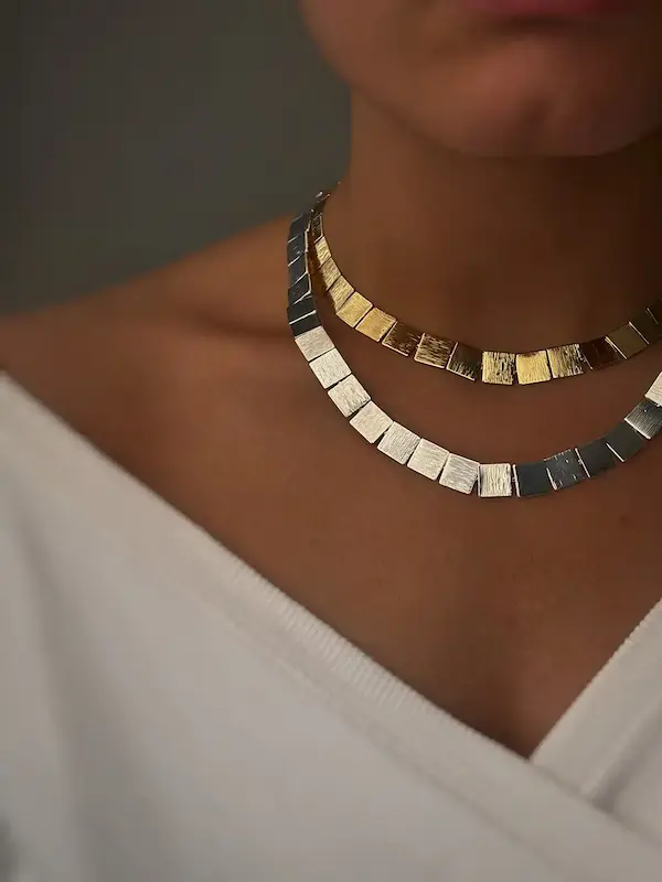 گردنبند مربعی