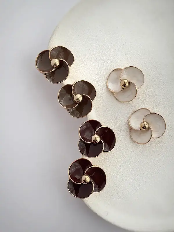 گوشواره طرح 3 گلبرگ