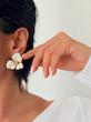 گوشواره های گل سفید میناکاری