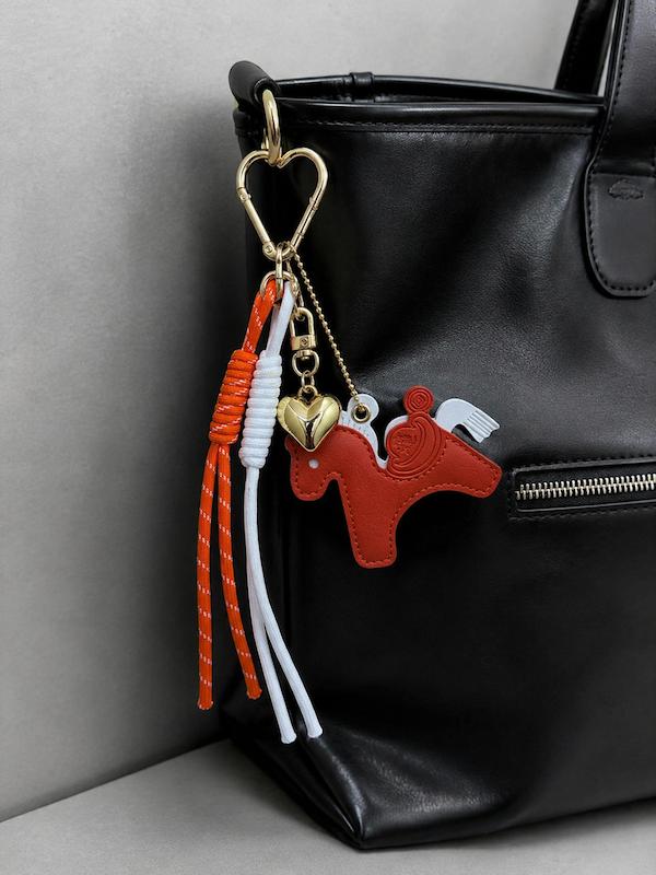 چارم بگ اسب Hermes