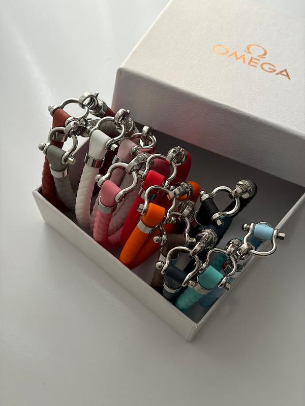 دستبندهای امگا  - Omega