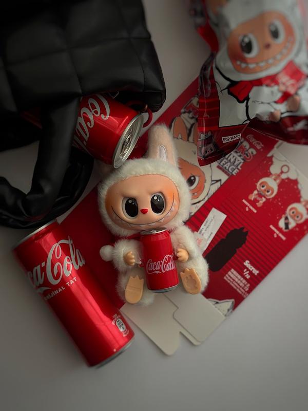  لبوبو کوکا - Labubu Coca Cola