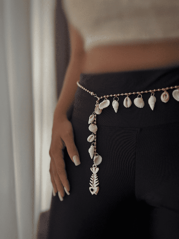 رو لباسی گردنبند و آویز کمر ماهی