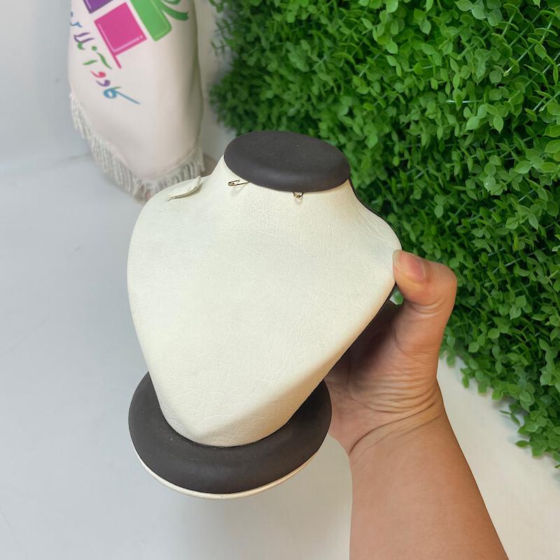 مانکن چرمی جواهرات