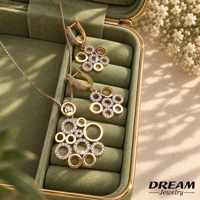 نیمست نگین‌دار طرح‌طلا با زنجیر از برند DREAM