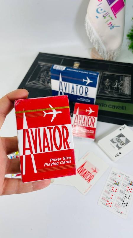 کارت بازی قرمز رنگ aviator