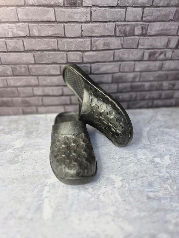 دمپایی جلو بسته