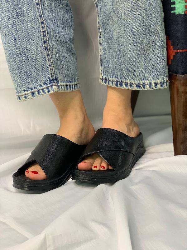 صندل زنانه طبی و راحتی مشکی