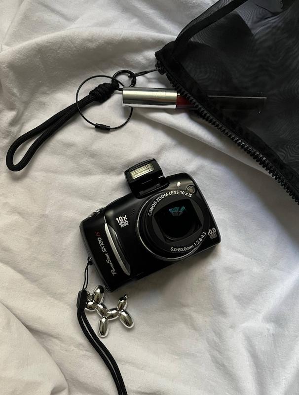 Canon powershot SX120 is