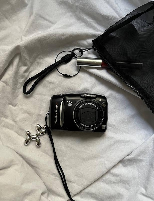 Canon powershot SX120 is