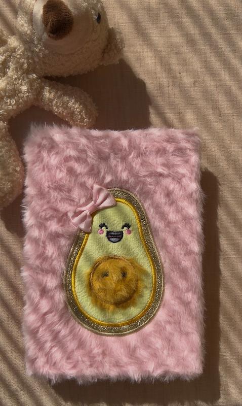 سایه کتابی آووکادو