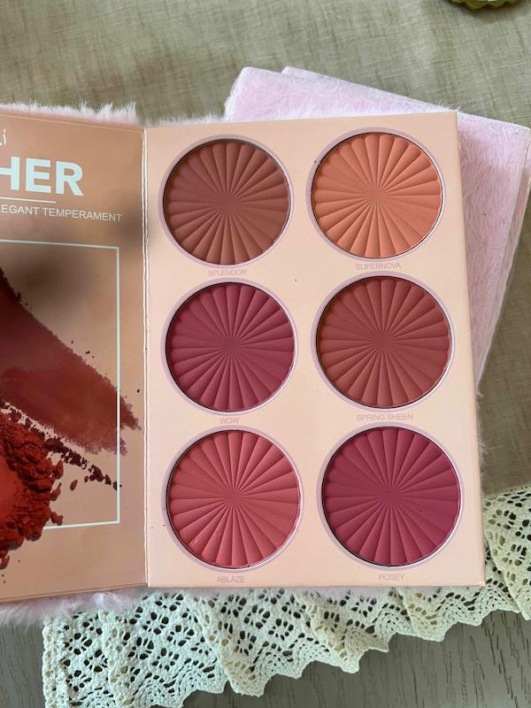 سایه کتابی آووکادو
