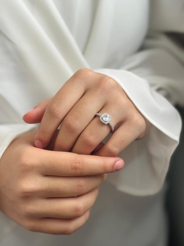 انگشتر طرح جواهر