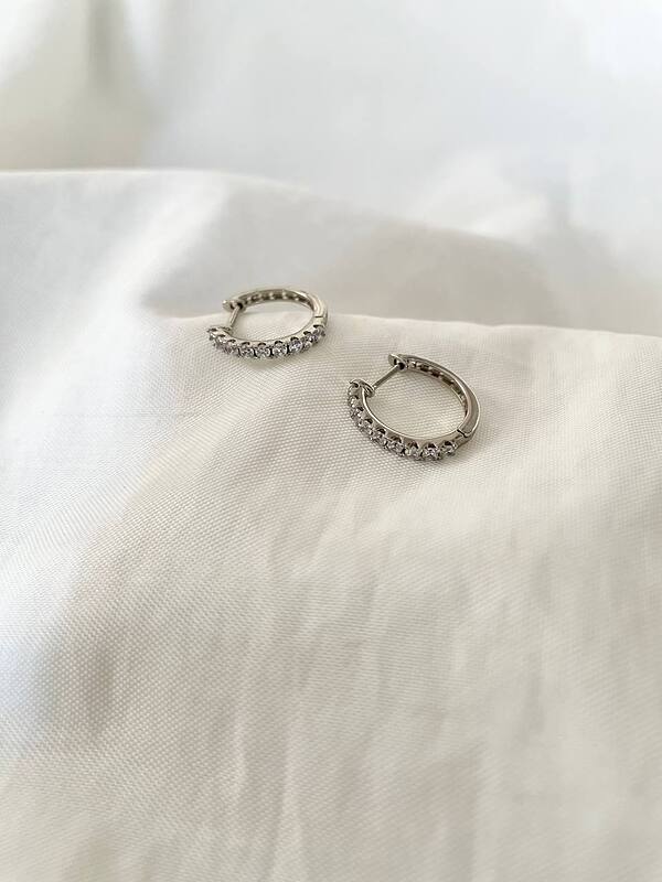 گوشواره حلقه ای نگین دار 