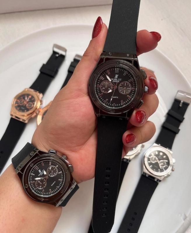 ساعت مچی عقربه ای آنالوگ برند HUBLOT تک موتور تاریخ شمار دار بند چرم قفل فیکسر پروانه ی