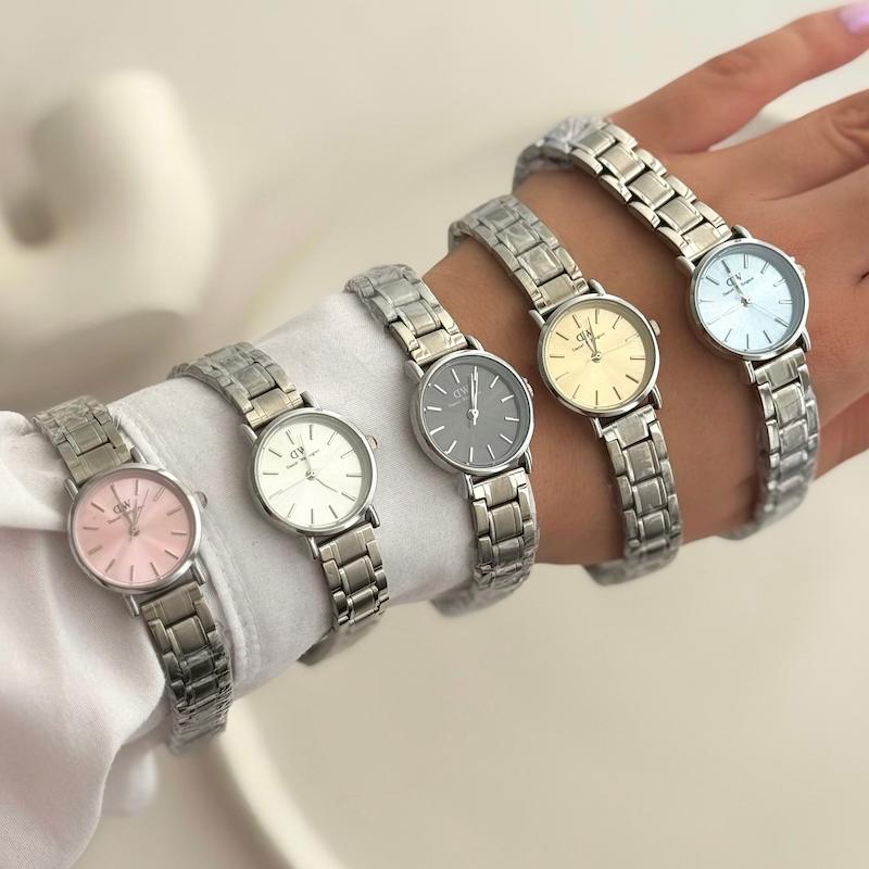 ساعت رنگی دنیل