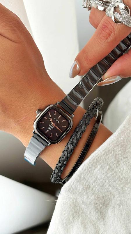 ساعت مچی زنانه با طرح زیبای فلورا، انتخابی شیک