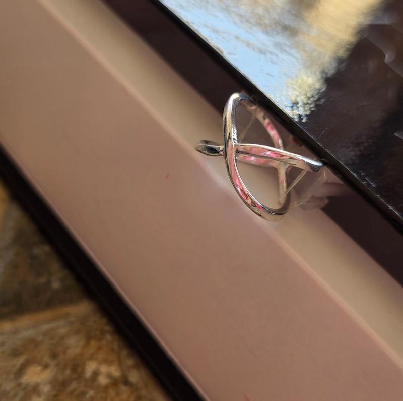 انگشتر ضربدری