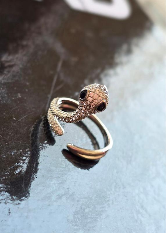 انگشتر ماری