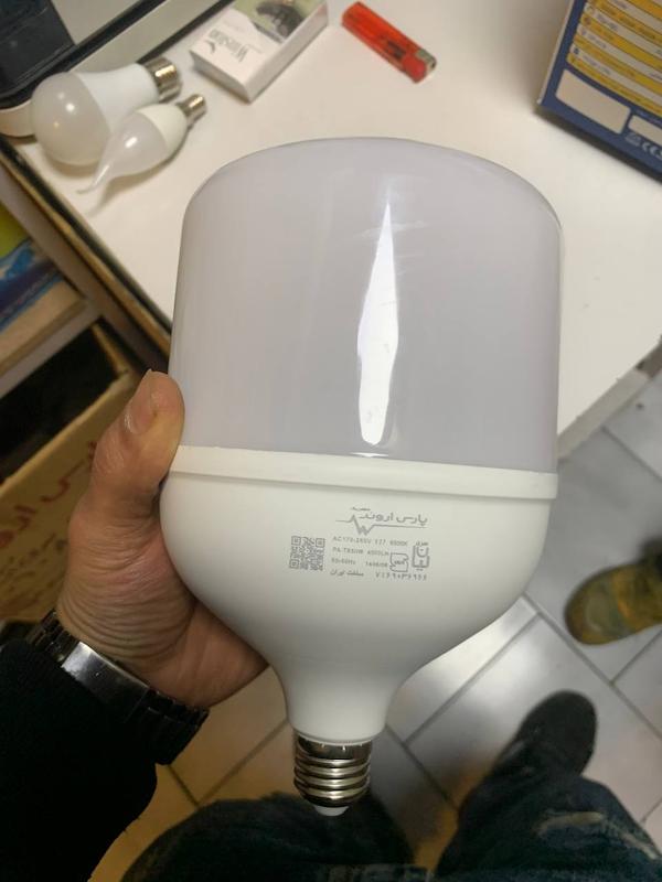 لامپ ۶۰ وات 